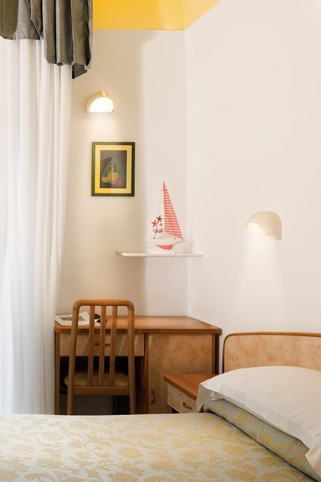 Hotel Eliseo 벨레지아아지마리나 외부 사진